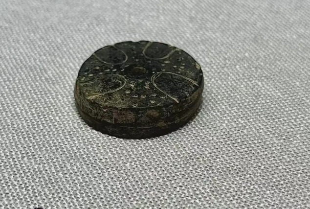 来自4300年前！周口市发现龙山时期莲花纹陶纺轮